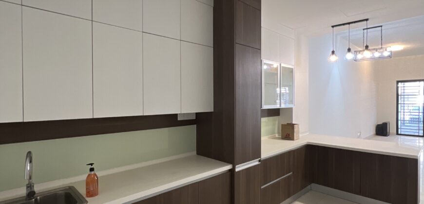 Double Storey Superlink Siphonia Chemara Hills Seremban for Sale