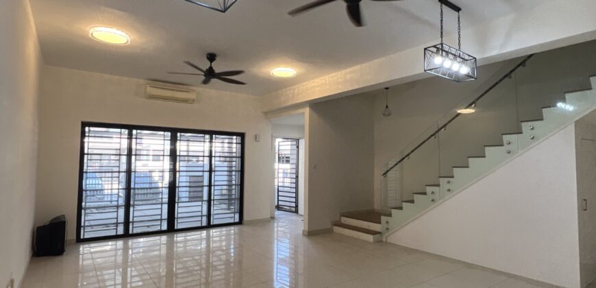 Double Storey Superlink Siphonia Chemara Hills Seremban for Sale